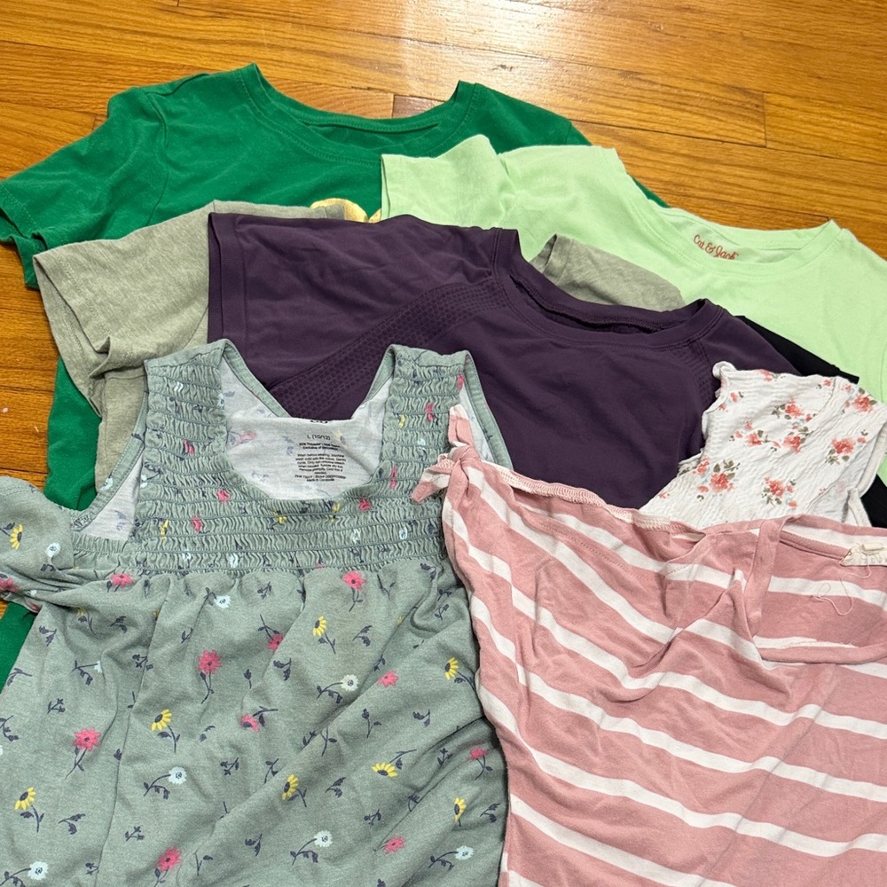 Bundle of 7 girls shirts